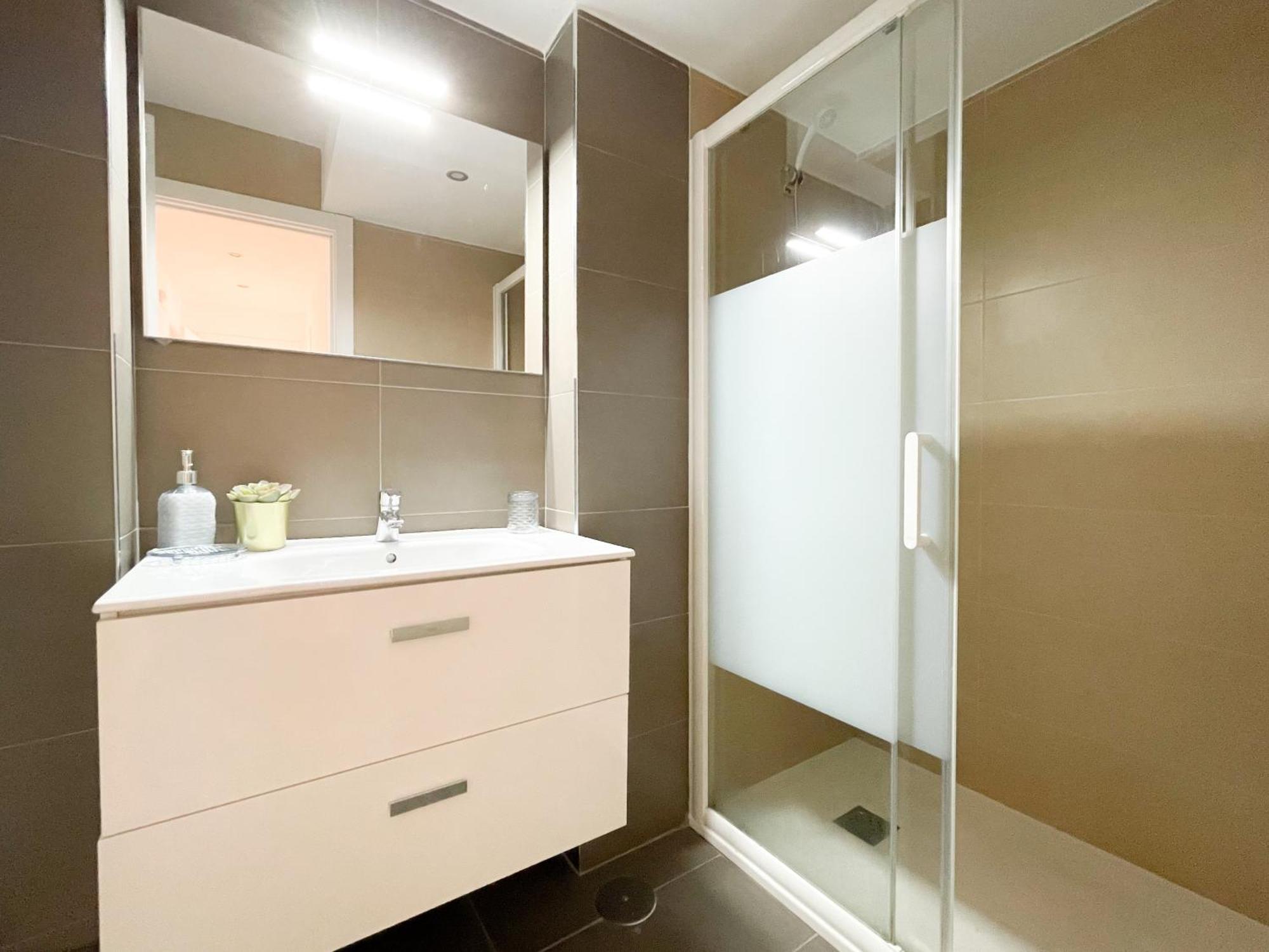 Moderno Apartamento Plz De La Merced Μάλαγα Εξωτερικό φωτογραφία